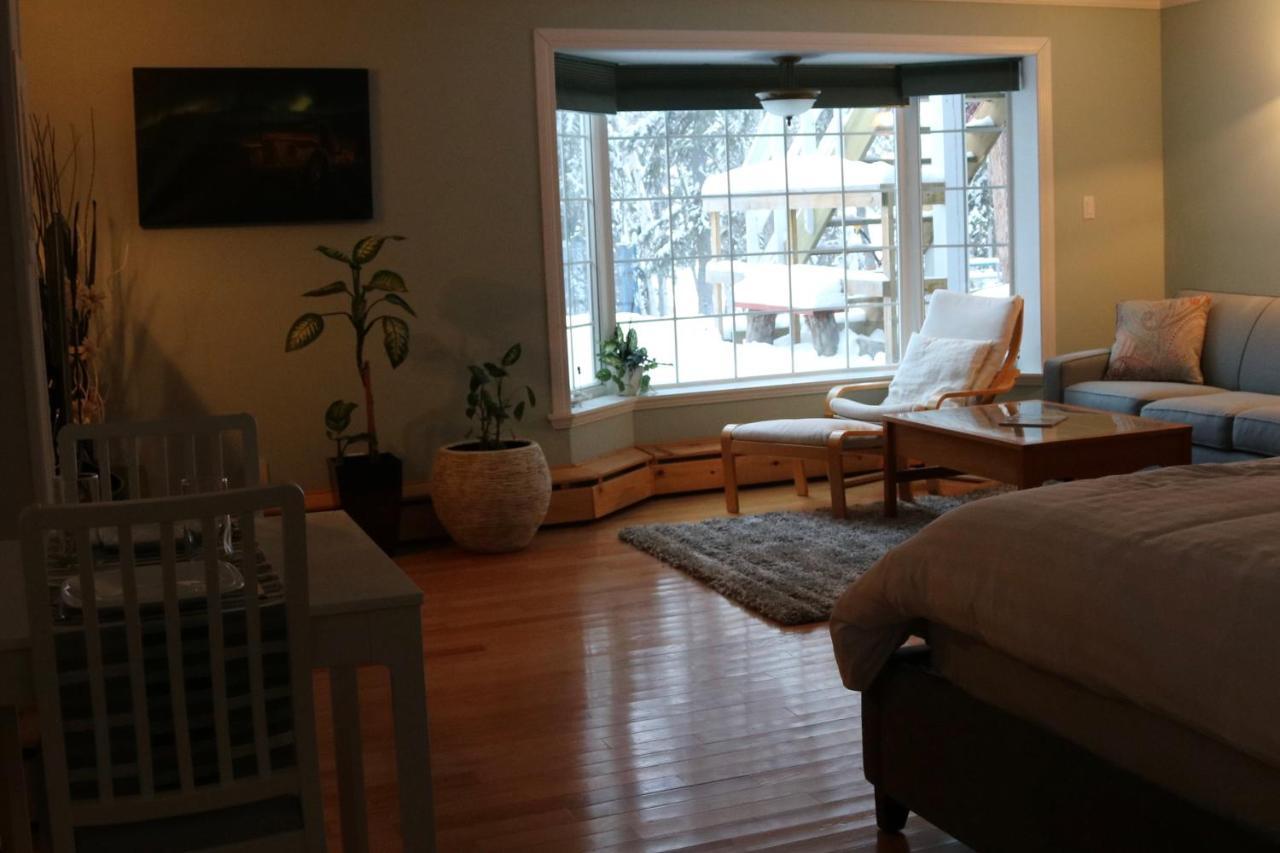 Great Slave Lakeside Bed & Breakfast Yellowknife Bagian luar foto