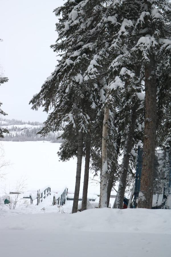 Great Slave Lakeside Bed & Breakfast Yellowknife Bagian luar foto
