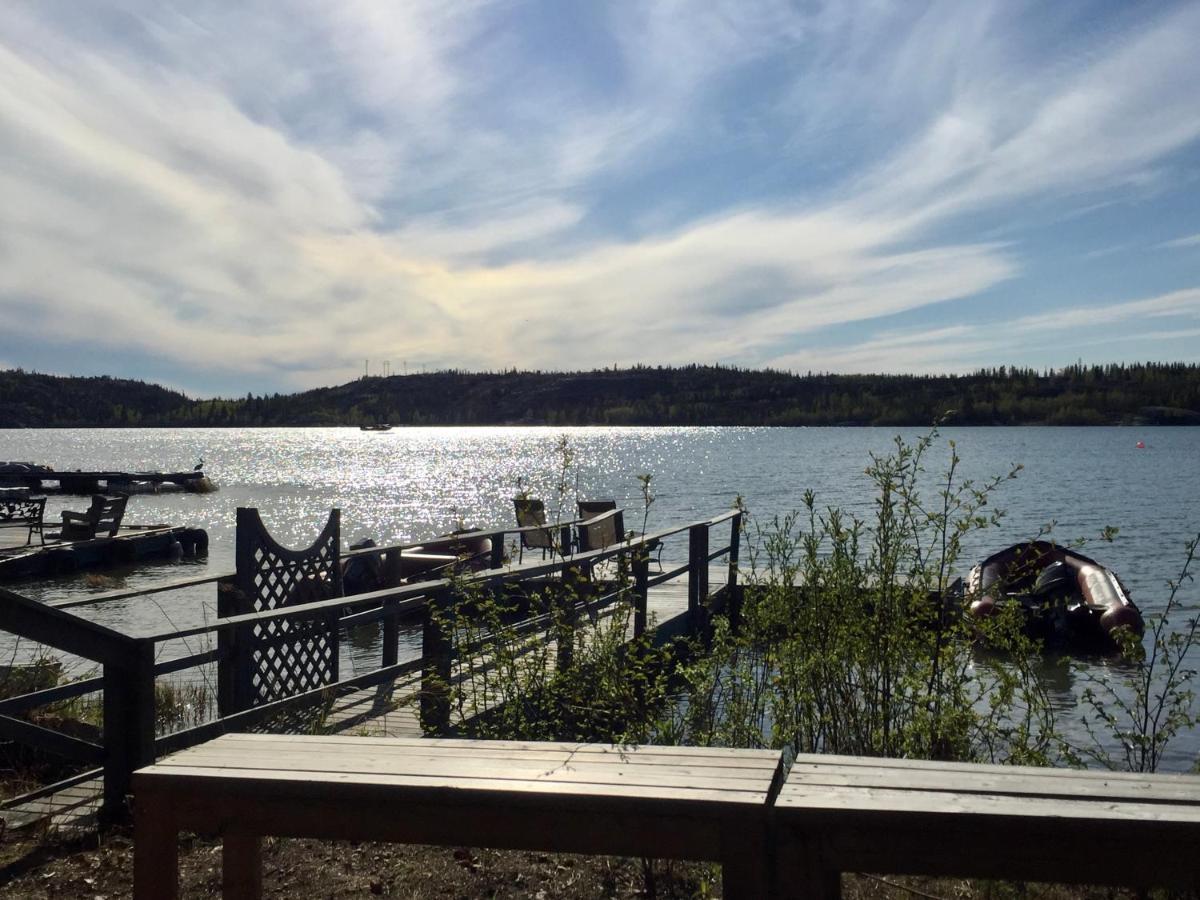 Great Slave Lakeside Bed & Breakfast Yellowknife Bagian luar foto
