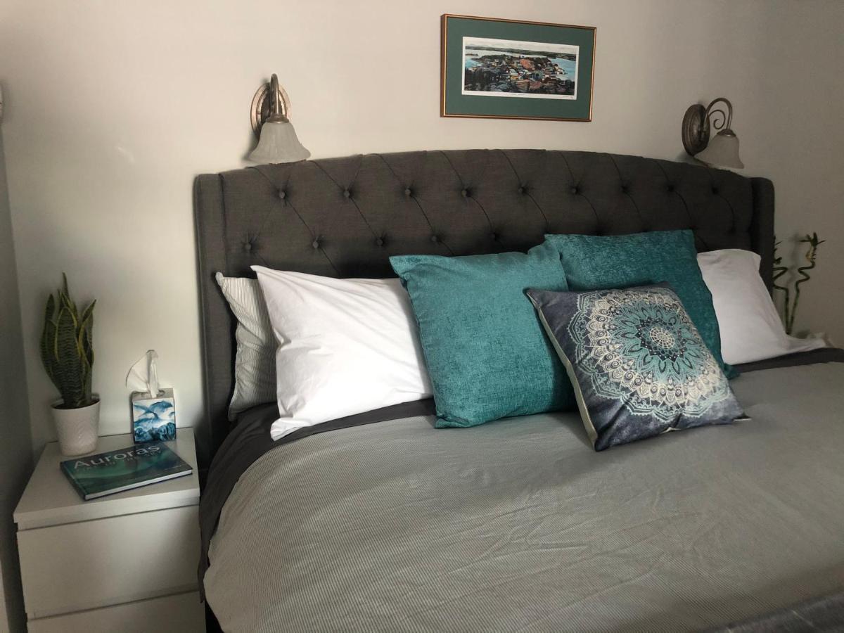 Great Slave Lakeside Bed & Breakfast Yellowknife Bagian luar foto